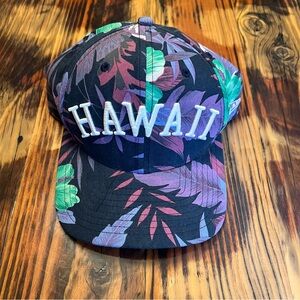 Hawaii floral adjustable cap by New Era.